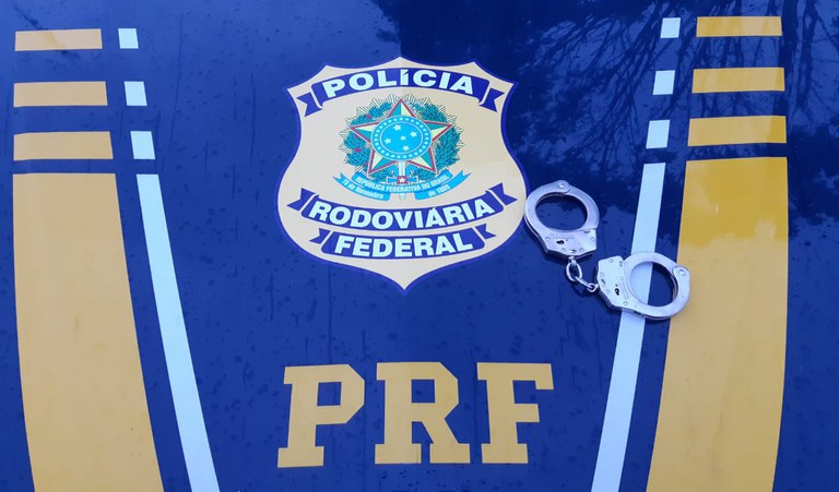 Em Santa Maria (DF), PRF prende homem foragido da Justiça