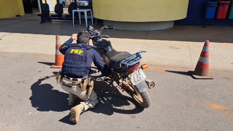 Motorista embriagado procurado pela justiça é preso em Samambaia (DF) com motocicleta furtada poucas horas antes