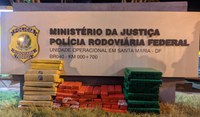PRF apreende 103 quilos de maconha na BR 040, próximo a Valparaíso de Goiás