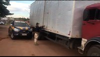 PRF recupera caminhão e carga roubada na BR 070