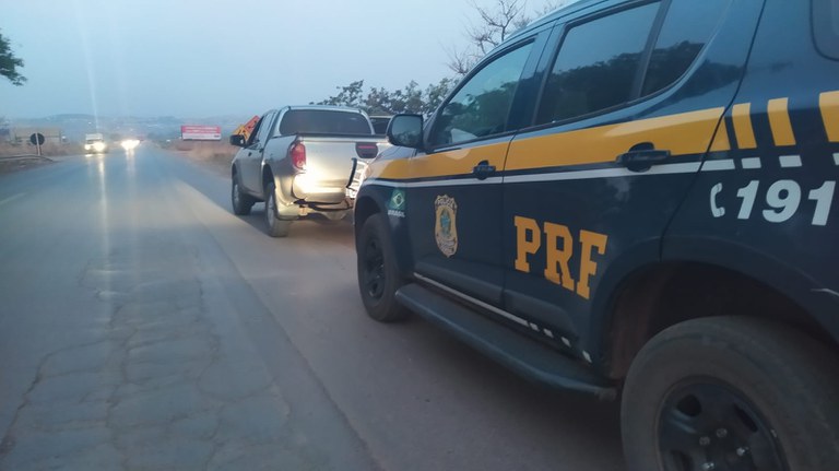 PRF recupera em Formosa/GO caminhonete que havia sido furtada há 7 anos em Anápolis/GO