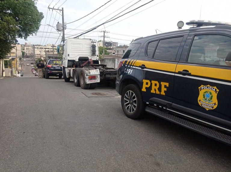 Crime Organizado Caminhão é Furtado Minutos Depois Recebe Placa Fria Mas é Recuperado Pela