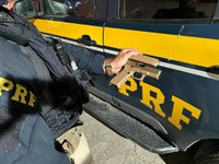 PRF prende homem por receptação de veículo clonado e porte ilegal de arma de fogo