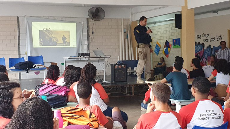 Foto-Educacao para o transito em escolas-2.jpg