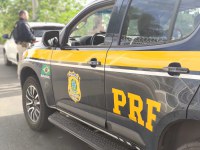 PRF apreende dois carros irregulares na BR-101