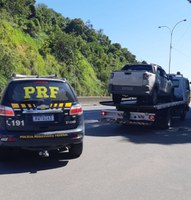 Carro roubado em Minas Gerais é recuperado pela PRF em Viana