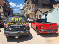 PRF recupera carro roubado durante fiscalização em Ibatiba/ES
