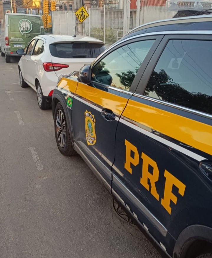 Carro Roubado Em Belo Horizonte é Recuperado Pela Prf Em Cariacica — Polícia Rodoviária Federal