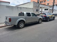 PRF recupera, em São Mateus, carro furtado em Roraima