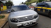 PRF recupera veículo e detém homem por uso de documento falso na BR 101