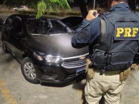 PRF recupera veículo roubado no município de Serra (ES)