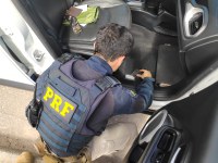 PRF recupera veículo roubado no município de Serra/ES
