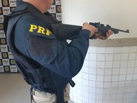 PRF apreende rifle na BR 101 em Serra/ES