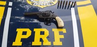 PRF prende motorista com arma de fogo na BR 262