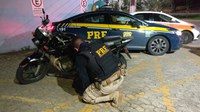 PRF recupera moto roubada durante ocorrência de acidente na BR 101