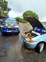 PRF recupera veículo furtado, durante fiscalização em Linhares (ES)