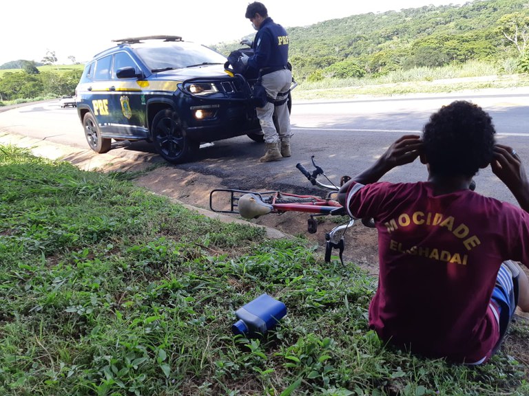 PRF LOCALIZA ADOLESCENTE DESAPARECIDO NA BR 050