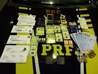 Grupo de estelionatários é preso com dezenas de documentos falsificados na BR-153, em Uruaçu