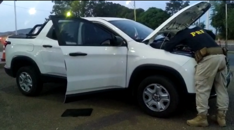 PRF em Uruaçu recupera caminhonete roubada no DF três dias antes