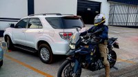 PRF recupera veículo roubado que era transportado em guincho