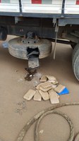 PRF faz nova apreensão de cocaína escondida em pneu de caminhão