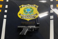 PRF flagra motociclista com arma de fogo em Açailândia/MA