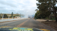 PRF flagra homem ateando fogo às margens da BR-222, em Açailândia (MA)