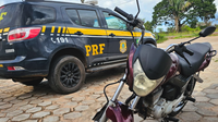 Motociclista é detido pela PRF por colocar a vida do próprio filho em risco e estar com moto adulterada