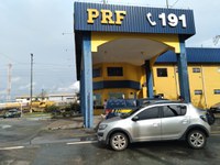 PRF apreende automóvel denunciado por apropriação indébita