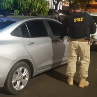 PRF recupera carro roubado e detém suspeito em Caxias/MA