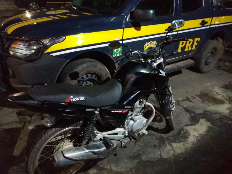 Motocicleta roubada em Santa Inês e recuperada no mesmo município
