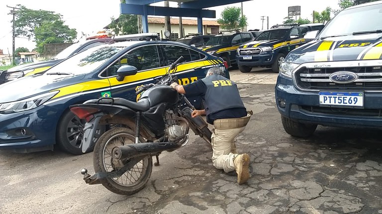 Motocicleta com ocorrência de roubo ou furto recuperada