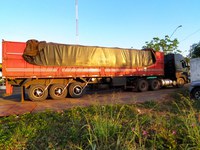 PRF apreende 38,60m³ de madeira ilegal na BR-010
