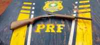 Arma é encontrada pela PRF em veículo