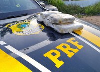PRF prende em Açailândia/MA mulher que levava 5,7kg de pasta base de cocaína em ônibus