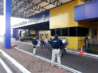 PRF apreende dois veículos com ocorrências criminais na BR-135