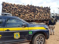 PRF apreende 41,34m³ de madeira ilegal em Grajaú/MA