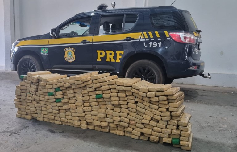 PRF apreende 284 Kg de maconha em Campo Grande (MS)