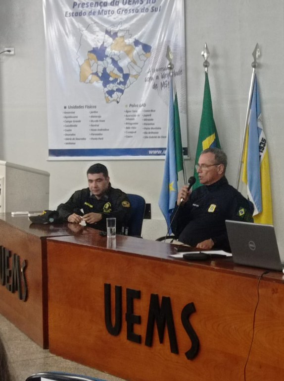 PRFs participam de curso sobre crime organizado e lavagem de dinheiro em universidade em Dourados (MS)