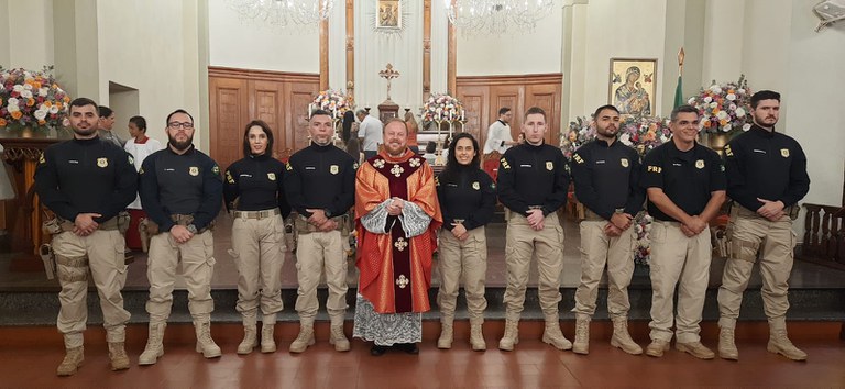 PRF participa de peregrinação e recebe homenagem em Campo Grande (MS)