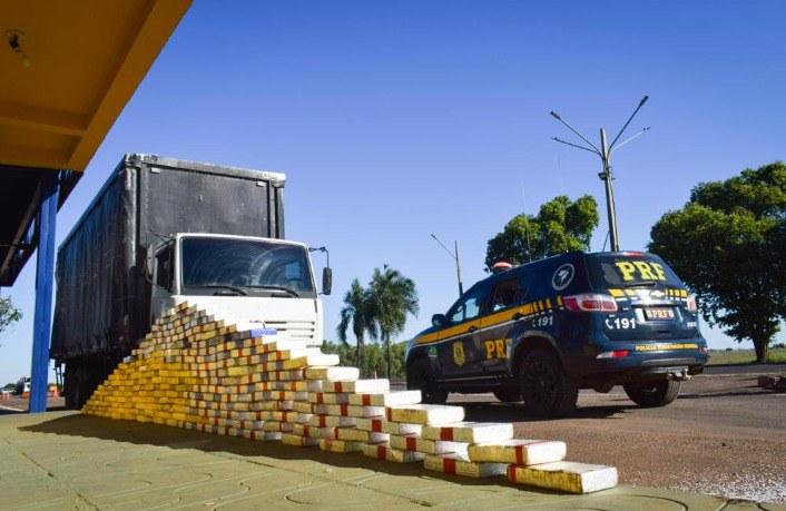 PRF apreende 180 Kg de cocaína em Paranaíba (MS)