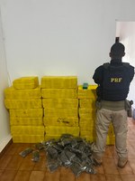 PRF apreende 665 Kg de maconha e recupera veículo em Caarapó (MS)