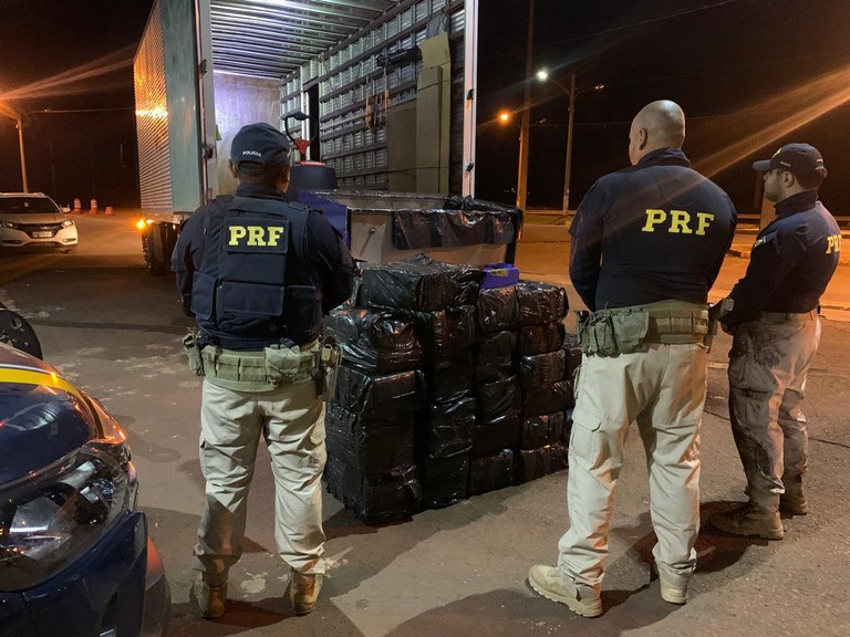 PRF apreende 1 tonelada de maconha em Dourados (MS).jpg