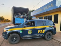 PRF apreende carga de mercadorias em Água Clara (MS)