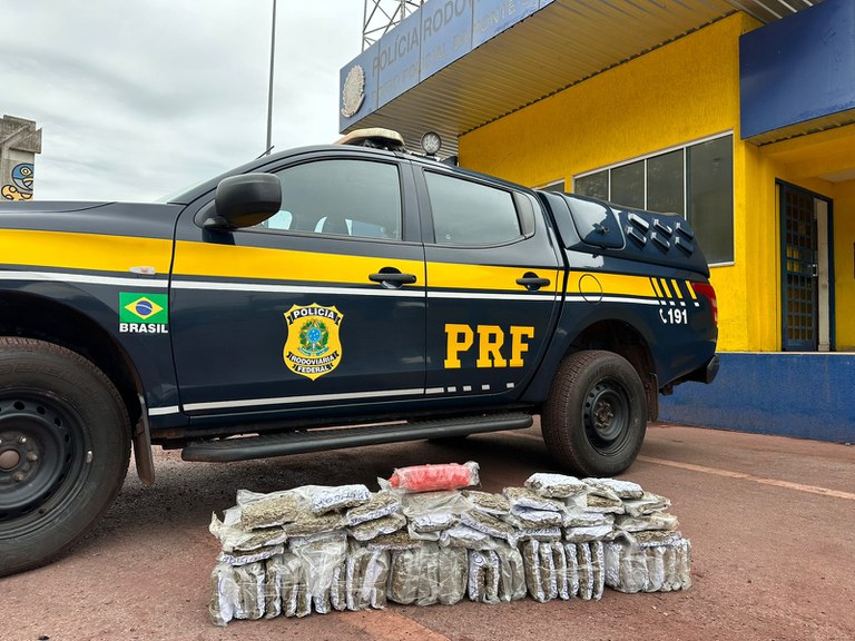 PRF apreende 31 kg de maconha e 1,3 kg de cocaína Corumbá (MS)