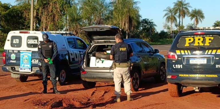 PRF e PM apreendem 783 Kg de maconha em Jardim (MS).jpg