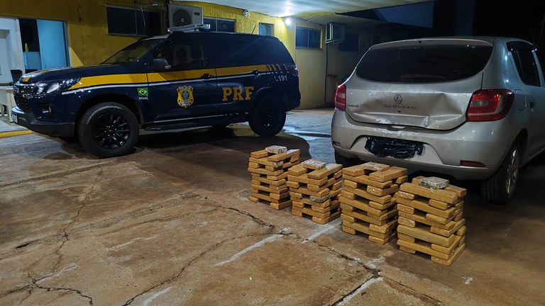 PRF apreende 100 Kg de maconha em Água Clara (MS).jpg