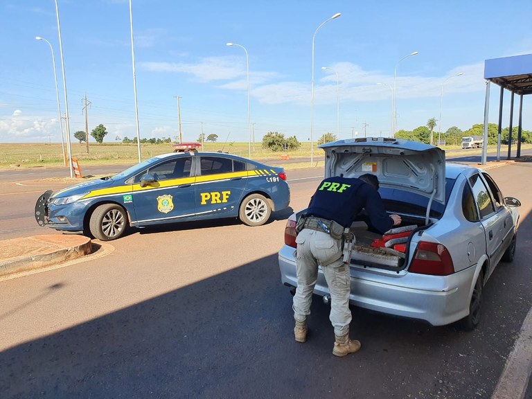 PRF apreende 143,1 Kg de maconha em Caarapó (MS)