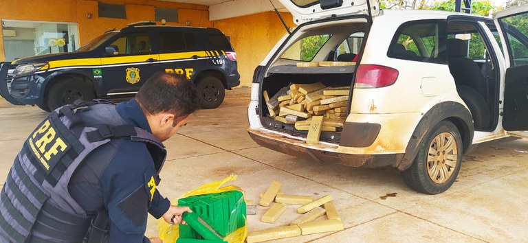 PRF apreende 50 Kg de maconha em Nova Andradina (MS)