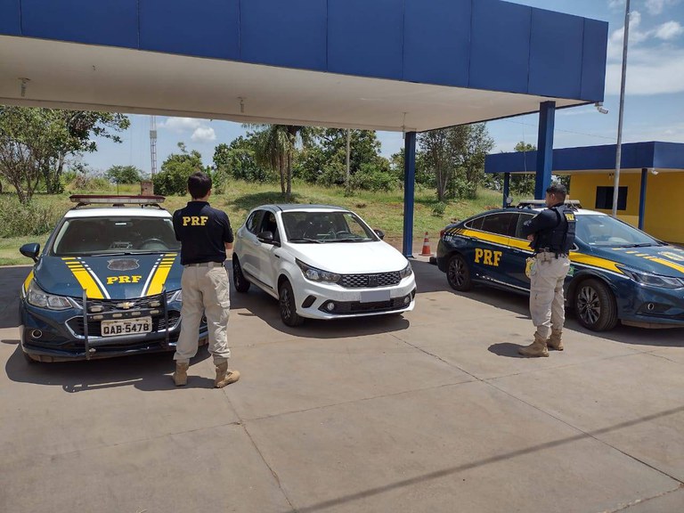 PRF recupera em Jaraguari (MS) veículo furtado em Goiás